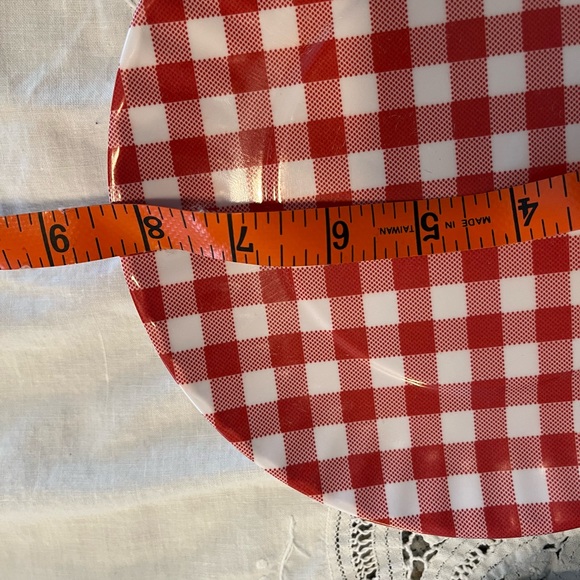 SOLD !!!Set of 5 red and white Gingham Authentic Melamine Plates - Picture 5 of 7